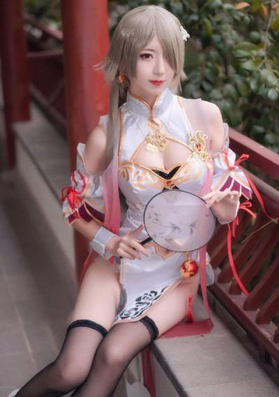 女大学生的沙龙室免费