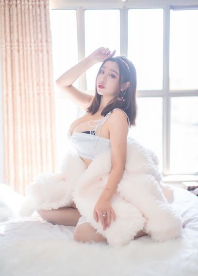 丰满的继母电影
