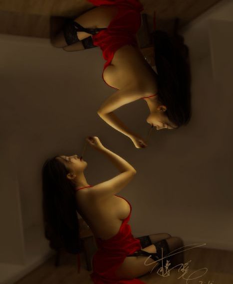 美女毛茸茸的阴户视频