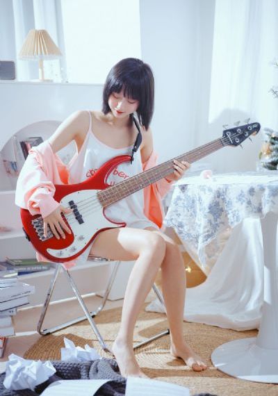 扒开美女下面进去