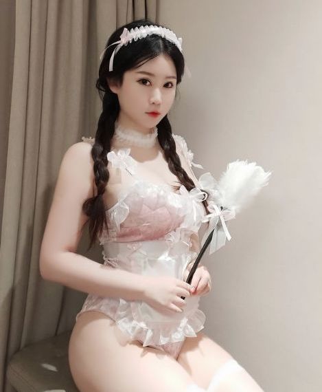 女生说疼男生越使劲的动漫